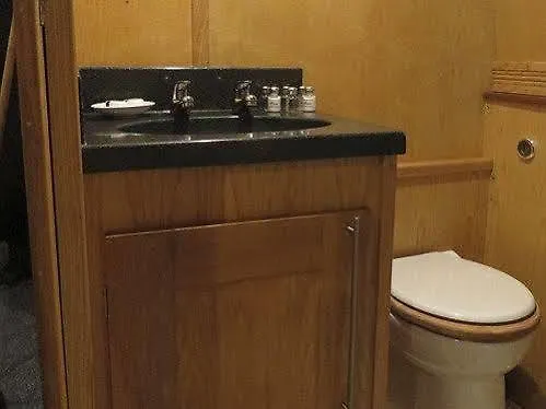 Houseboat Hotels Σέφιλντ 3*,